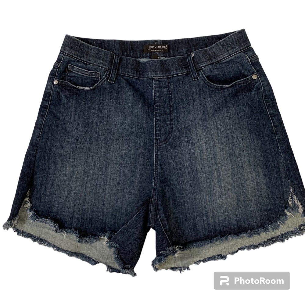 Judy Blue dark wash, fringe short